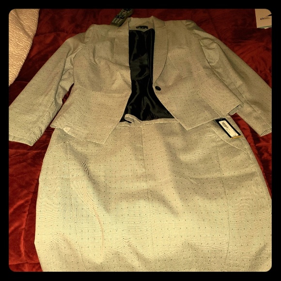 Dress Suit - Picture 1 of 1